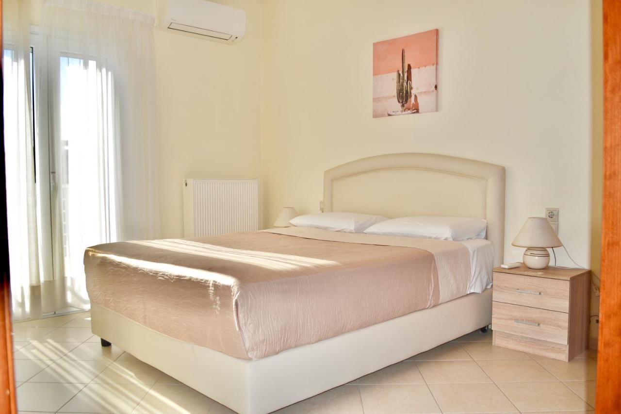 Giorgos Large Size Apartments -Family Friendly With Free Parking And Yard Views Iraklio Eksteriør billede