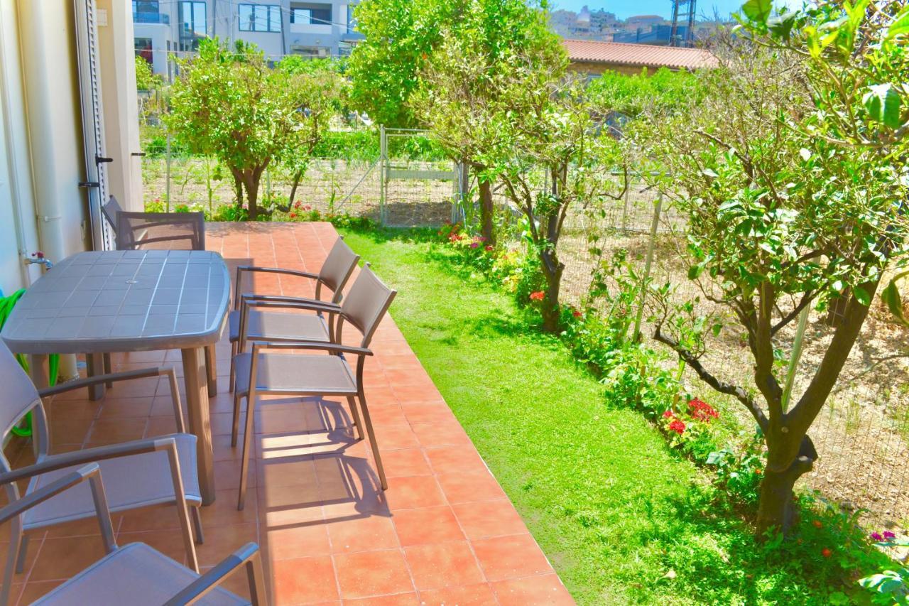 Giorgos Large Size Apartments -Family Friendly With Free Parking And Yard Views Iraklio Eksteriør billede